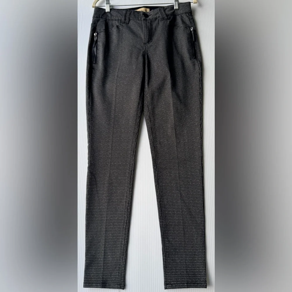 Democracy Black & Gray Houndstooth Micro-Check Slim Pants - Size 6